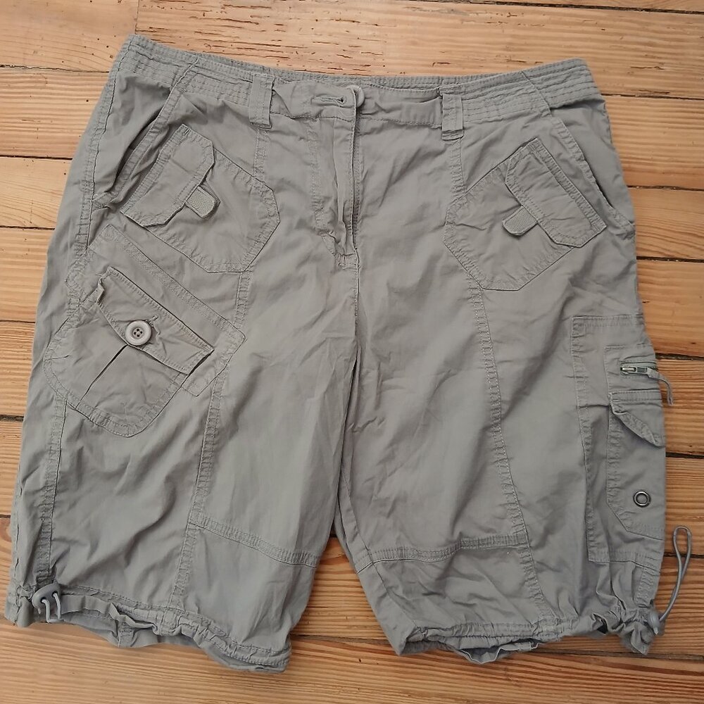 Light Grey 97% Cotton Cargo Shorts Pockets Galore & Bungee Cord Legs  Sz 14
